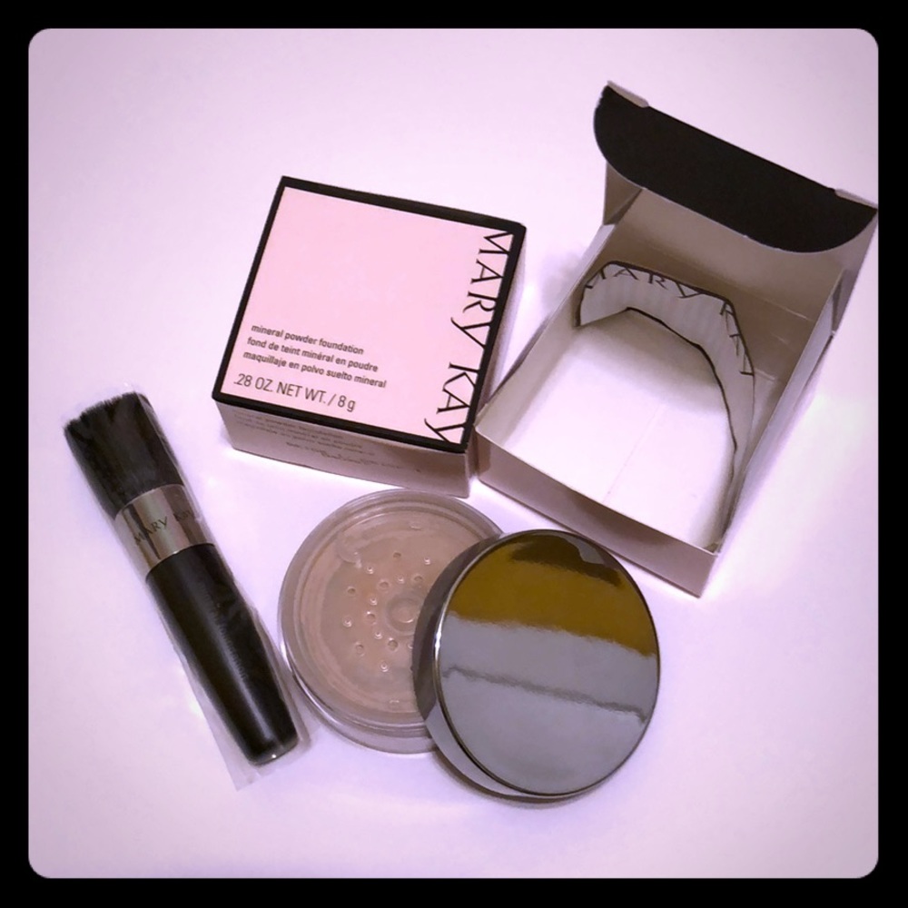 NWT✨TWO MK Mineral Foundations and Brush- Beige 1